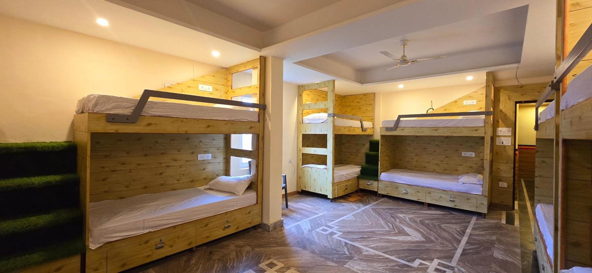 Hotel Samdupling Himalayan Brothers Дармсала Экстерьер фото